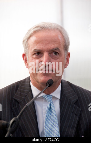 Direttore della metropolitana di Londra Tim O'Toole ha intervistato presso la Galleria della Serpentina 24 ore di dibattito MARATONA DI LONDRA, REGNO UNITO, 28/07/06 Foto Stock