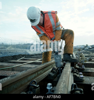 Ingegnere ferroviario riparazione via. Foto Stock