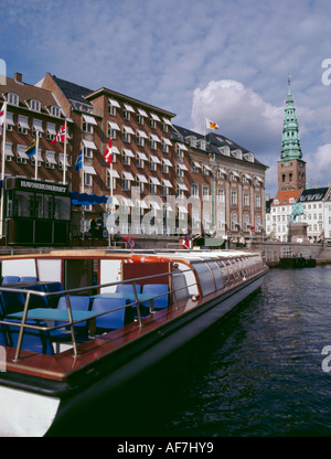 Tourist canal boat, København (Copenaghen), Sjaelland (Zelanda), Danimarca Foto Stock