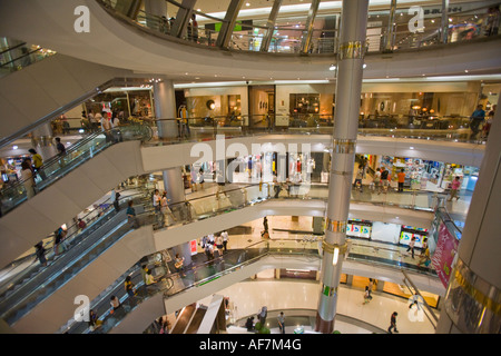 Siam Discovery Center è uno dei più nuovi e più famosi centri per lo shopping a Bangkok, in Thailandia. Foto Stock