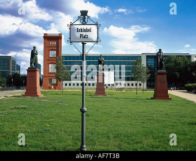 Geografia / viaggi, Germania, Berlino, Schinkel Square, 'Schinkel Platz' tra opera e Spree, visualizzare con un monumento di Karl Friedrich Schinkel, Carl Beuth, Albrecht Thaer , Additional-Rights-Clearance-Info-Not-Available Foto Stock