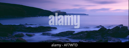 La penisola di Lizard al tramonto da Gunwalloe Cornwall Inghilterra REGNO UNITO Foto Stock