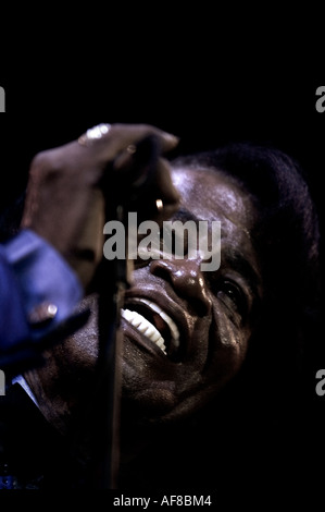 James Brown suona a Londra Foto Stock