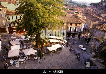 Francia vino Bordeaux St Emilion village cantina Foto Stock