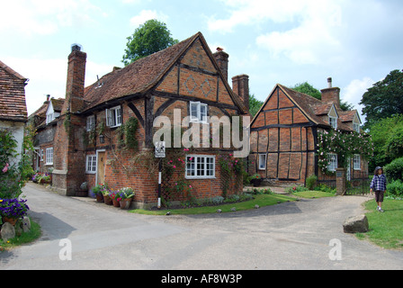 In legno cottages, Turville, Buckinghamshire, Inghilterra, Regno Unito Foto Stock