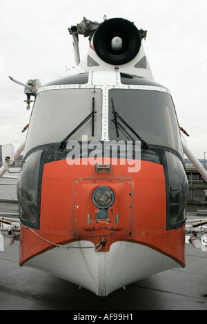 Sikorsky HH 52 Sea Guardian elicottero sul display sul ponte di volo alla Intrepid Sea Air Space Museum Foto Stock
