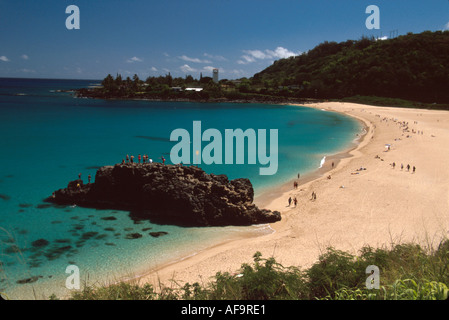 Hawaii,Isole Hawaiiane,Oahu North Shore Waimea Bay spiagge di acqua spiaggia,sabbia,surf,Parco,terra pubblica,ricreazione,sabbiosa riva scogliere di lava HI013,USA US uni Foto Stock