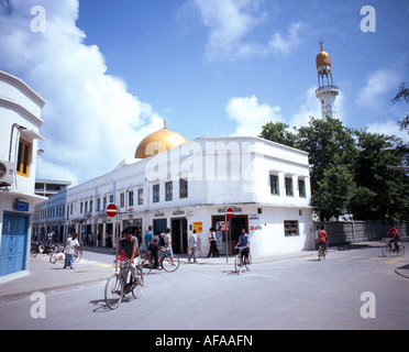 Scena di strada che mostra grande Moschea del Venerdì, maschio, Kaafu Atoll, Maldive. Foto Stock