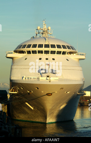 Regal Princess nave da crociera ormeggiata al porto di Juneau, in Alaska Foto Stock