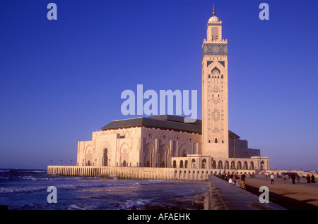 Grande Moschea di Hassan II a Casablanca, nella luce della sera,. La moschea è secondo solo alla Mecca minareto Foto Stock