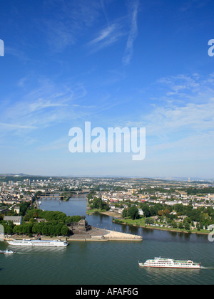 Vista panoramica di angolo tedesco (Deutsches Eck) a Koblenz in Germania Foto Stock