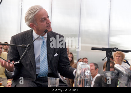 Direttore della metropolitana di Londra Tim O'Toole ha intervistato presso la Galleria della Serpentina 24 ore di dibattito MARATONA DI LONDRA, REGNO UNITO, 28/07/06 Foto Stock