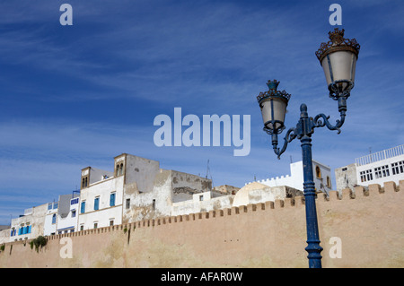 Edifici imbiancati e fortificazione essaouira marocco Africa del Nord Foto Stock