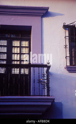 Windows e particolari in ferro battuto Oaxaca Messico Foto Stock