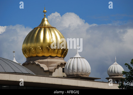 Gurdwara Sri Guru Singh Sabha tempio sikh, Southall, London Borough of Ealing, Greater London, England, Regno Unito Foto Stock