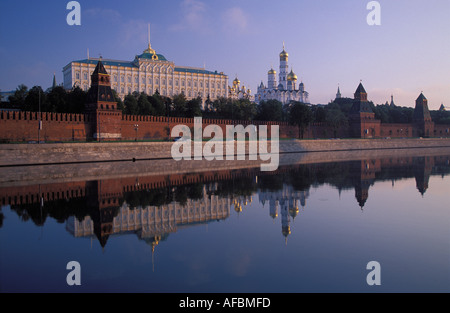 Moscow Kremlin ed il fiume Moskva Foto Stock