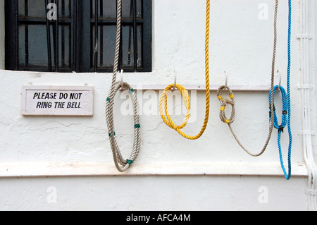 Close up dettaglio della campana che suona corde a Nostra Signora dell Immacolata Concezione Chiesa di Panaji, Goa Foto Stock