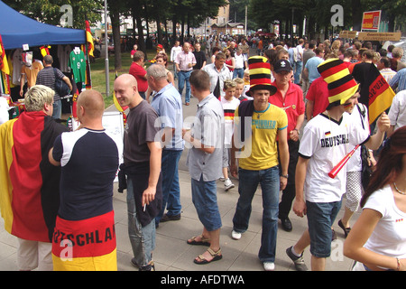 Leipzig, in Sassonia, Germania, ventilatori in movimento all'interno del zentralstadion leipzig, coppa del mondo 2006 Foto Stock
