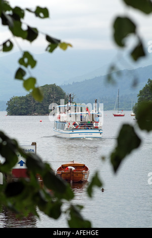 Sistema di cottura a vapore barca sul Lago di Windermere Cumbria Inghilterra settentrionale REGNO UNITO Foto Stock