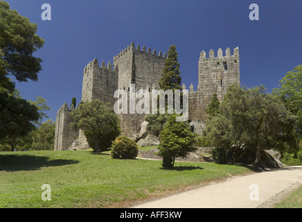 Il Portogallo, Costa Verde Minho distretto, Guimaraes, il castello di Sao Miguel Foto Stock