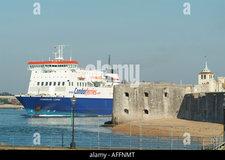 Normandie nave roro Brittany Ferries Cross Channel di partenza dei traghetti del porto di Portsmouth Inghilterra REGNO UNITO Foto Stock