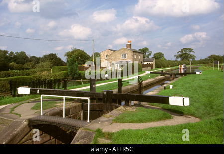 A Macclesfield Cheshire Canal a Bosley si blocca Foto Stock
