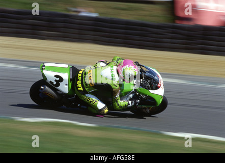 Steve Hislpo equitazione per Kawasaki nel mondo super bike a Brands Hatch Foto Stock