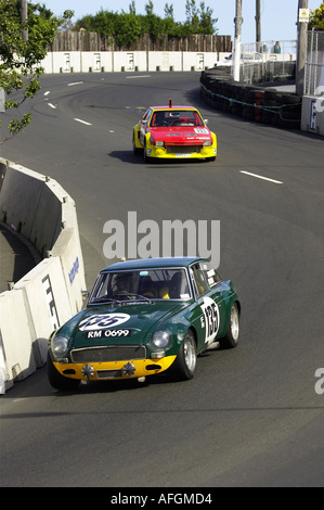 MG e Fiat X19 Classic Street Racing Dunedin Isola del Sud della Nuova Zelanda Foto Stock