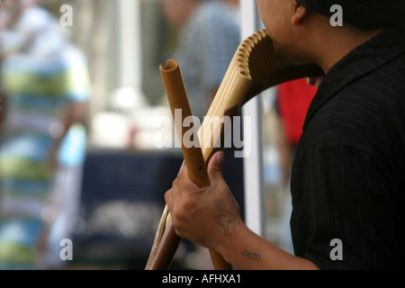 MUSICAINS intrattenimento presso un festival di strada Foto Stock