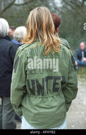 Un giovane HUNT SABOTEUR PRESSO L UNIONE del Surrey UK SUONERIA Foto Stock