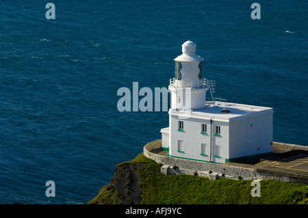 Hartland Point Lighthouse sulla penisola di Hartland Costa del patrimonio in North Devon, in Inghilterra. Foto Stock