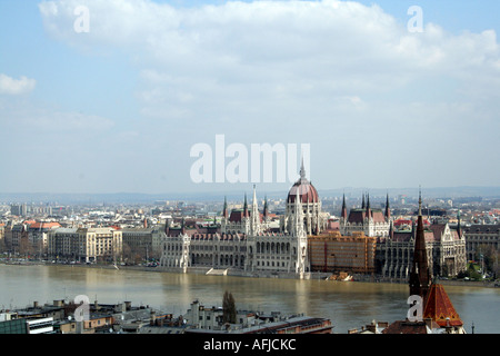 Inondata dal fiume Danubio e il Parlamento ungherese di Budapest Primavera 2006 Foto Stock