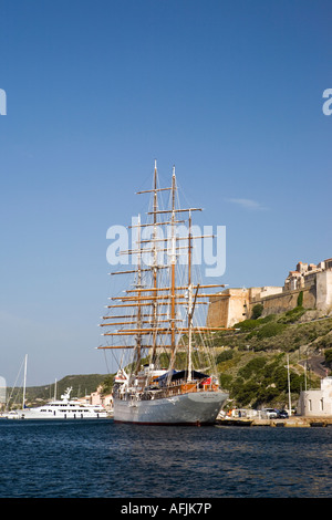 Nave a vela in Bonifacio Corsica Francia Foto Stock