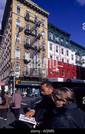 I turisti in Little Italy New York City USA Foto Stock