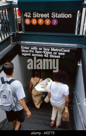 New York City,Midtown Manhattan,urban,metropoli,ingresso alla stazione della metropolitana di Times Square,42nd Street Station,NY016 Foto Stock