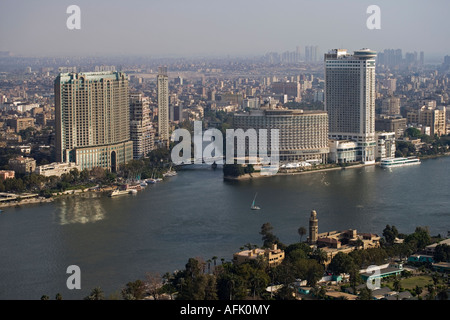 Le quattro stagioni e Grand Hyatt Hotels stand sulle rive del Nilo a Garden City, il Cairo, Egitto Foto Stock