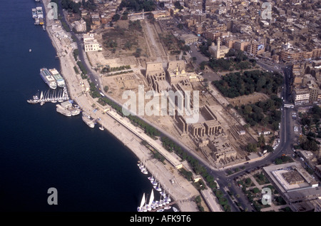 Vista aerea del Tempio di Luxor e del fiume Nilo vicino a Luxor Egitto Foto Stock