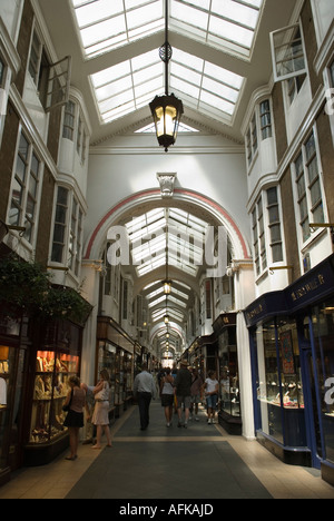 Burlington Arcade Picadilly central London W1 Inghilterra 2006 Foto Stock