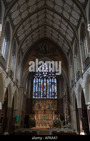 Interno della chiesa cattolica romana dell'Immacolata Concezione. Farm Street, Mayfair London W1 Inghilterra Foto Stock