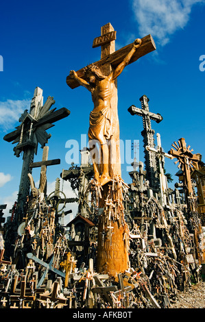 Collina delle Croci (Kryziu Kalnas) - Migliaia di memorial croci sono posati sulla collina Foto Stock