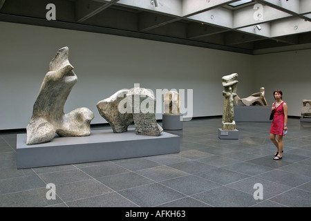 Galleria d'Arte di Ontario fa Henry Moore galleria di scultura showroom Toronto in Canada Foto Stock