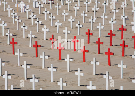 Arlington West cimitero sulla spiaggia di Santa Monica Foto Stock