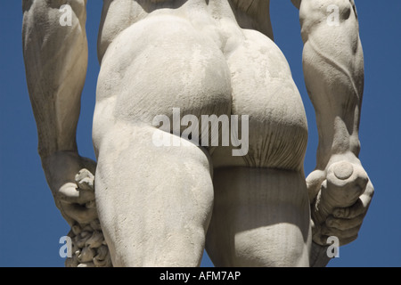 Dettaglio del gruppo marmoreo di Ercole e Caco (completato nel 1534) in Piazza della Signoria, Firenze Foto Stock