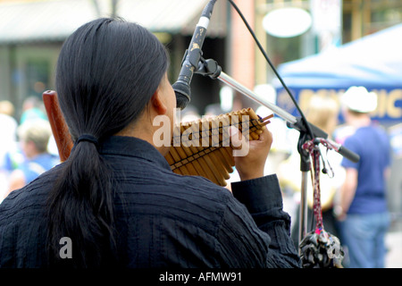 MUSICAINS intrattenimento presso un festival di strada Foto Stock