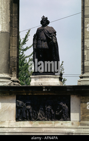 Luigi i 'il grande', 5.3.1326 - 10.9.1382, re di Ungheria 16.7.1342 - 10.9.1382, monumento, statua di György Zala, Piazza degli Eroi, Budapest, Foto Stock