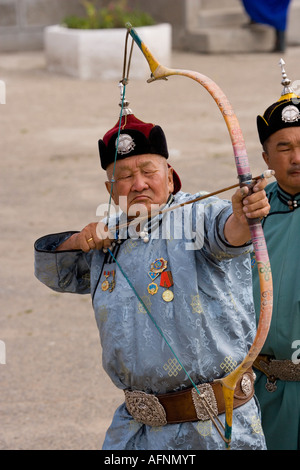 Ritratto di un arciere presso il festival di Naadam Mongolia UB Foto Stock