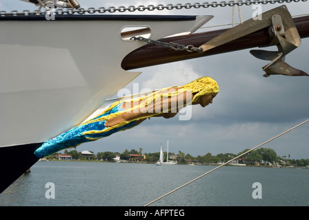 Bompresso e polena di goletta libertà a sant'Agostino Municipal Marina di Sant Agostino Florida Foto Stock