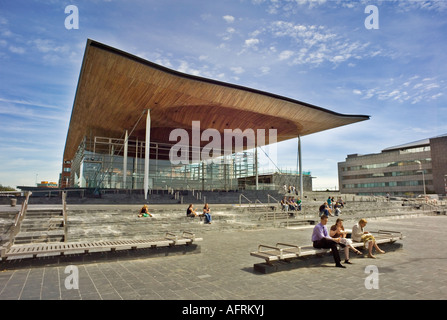 La tettoia e la facciata della National Assembly for Wales edificio sul lungomare in Cardiff. Foto Stock