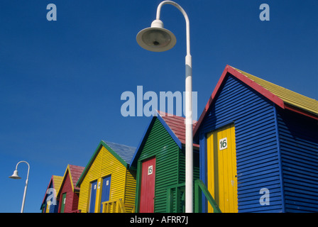 Sud Africa, Cape Peninsula, San Giacomo, Spiaggia di capanne su False Bay Foto Stock