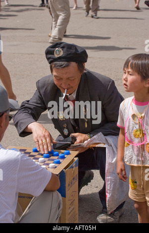 Mongolia Naadam festival a giocare in strada Foto Stock